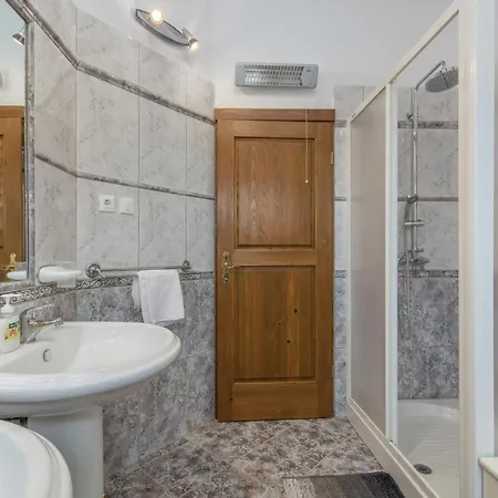 Tatil Evi Two-bedroom Holiday In Poreč